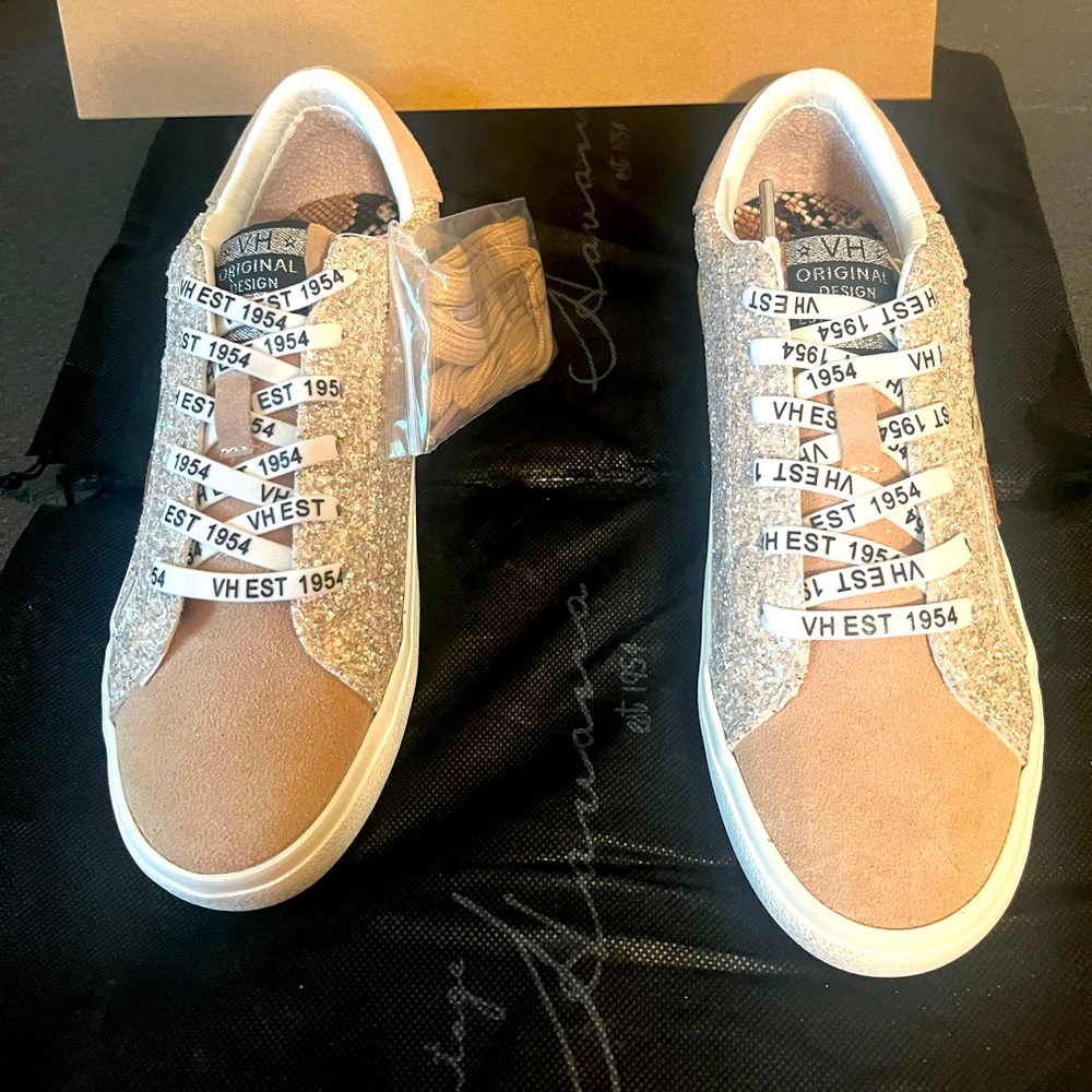 Fabulous Vintage Havana Action Sneakers size 7.5